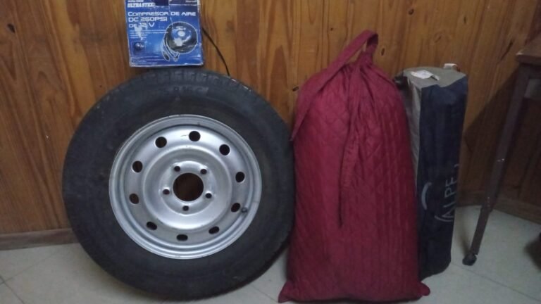 Sustraían elementos de un baldío, la policía se acercó y escaparon