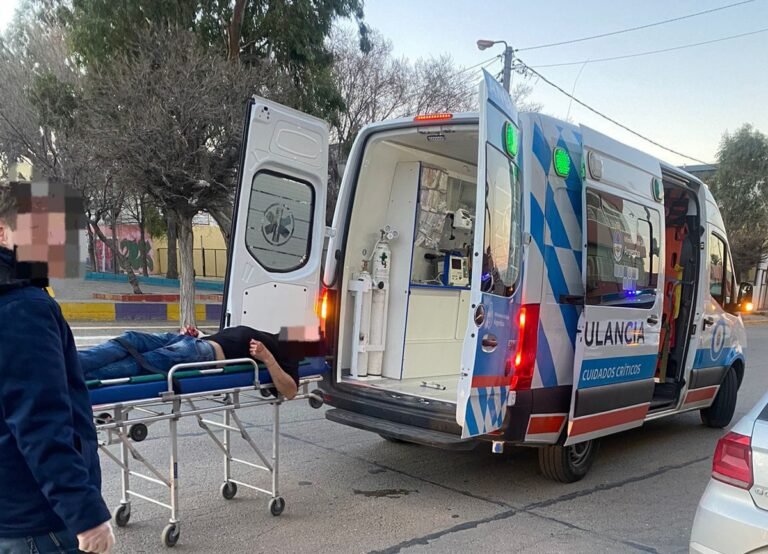 Iba caminando por el Pietrobelli, dos sujetos le pidieron cigarrillos y lo apuñalaron en el brazo 