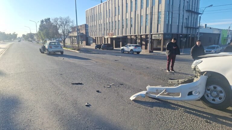 Fuerte choque sobre la Avda. Irigoyen