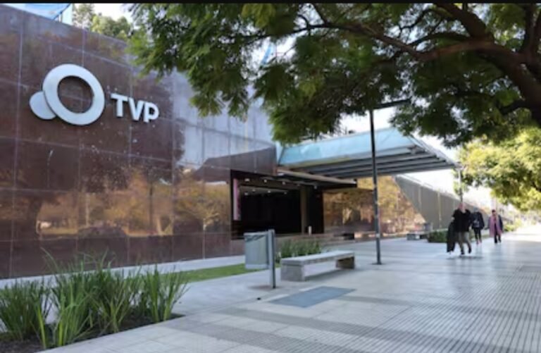 El Gobierno lanza un plan de retiros voluntarios para todos los medios públicos