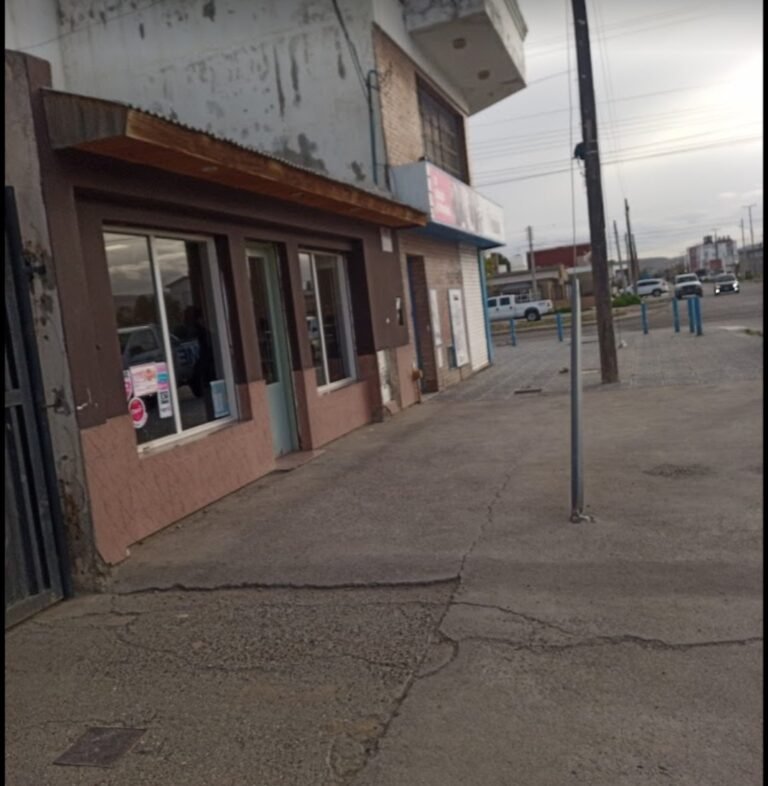 Encapuchados ingresaron a una panaderia y sustrajeron 500 mil pesos