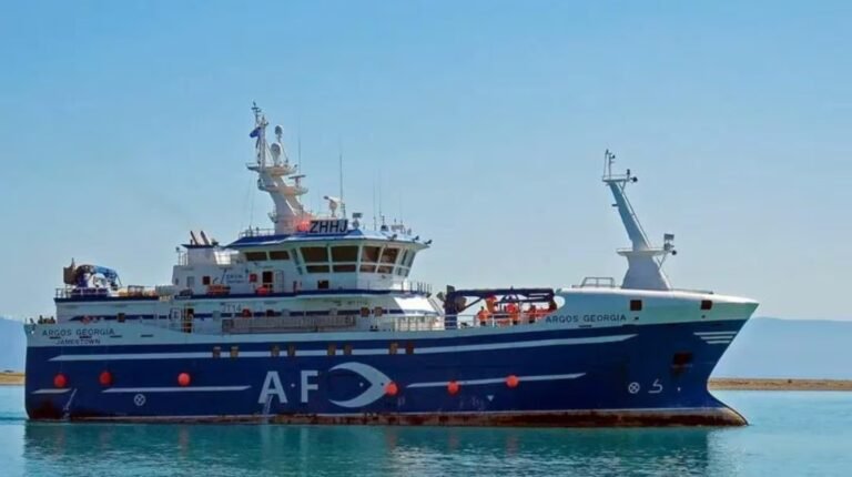 Tragedia cerca de las Islas Malvinas: se hundió un barco y hay al menos seis muertos