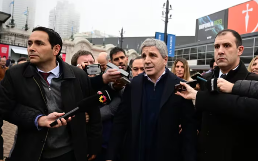 El Gobierno busca perforar la inflación reduciendo aún más la emisión monetaria