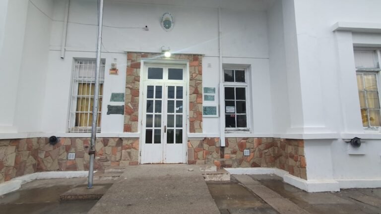 Alumnos de la Escuela N°146  tienen clases en una vecinal por clausura de Cammuzi en el establecimiento