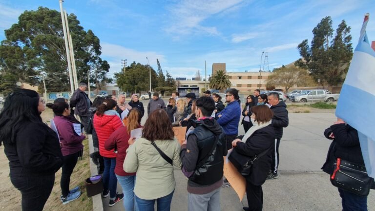 Vecinos iniciarán una demanda por las altas cuotas y falencias en las viviendas del IPV