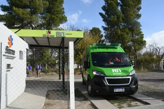 Una nena se resbaló, cayó a una pileta y está en grave estado