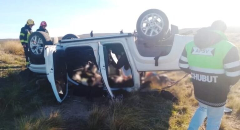 Comodorenses volcaron sobre Ruta N°3 cerca de Trelew