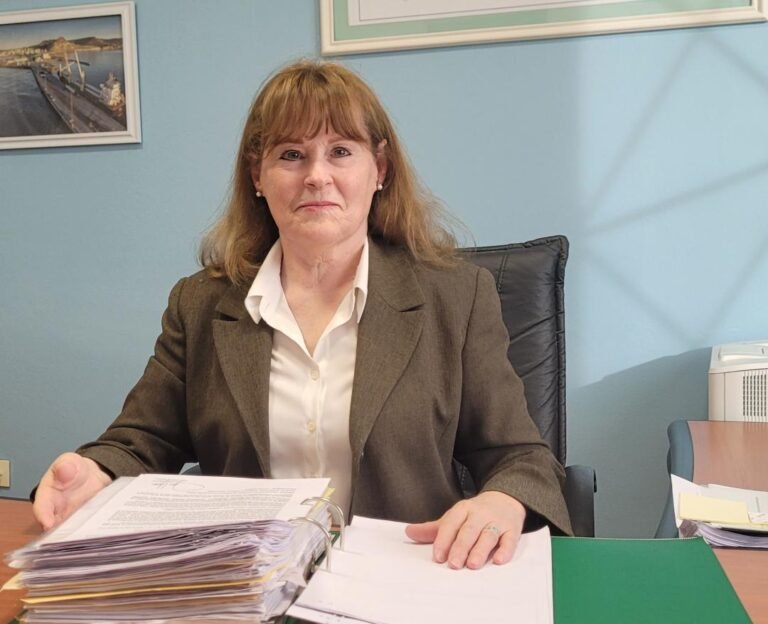 Designan a Digna Hernando como administradora del Puerto de Comodoro Rivadavia