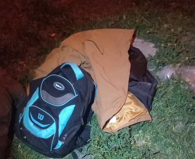 Atrapó a un ladrón de 16 años que rompió el vidrio de su casa y entró a robar 