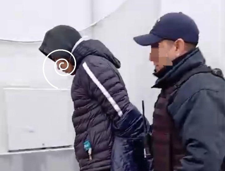 Le entraron a robar y junto a un vecino atraparon al delincuente