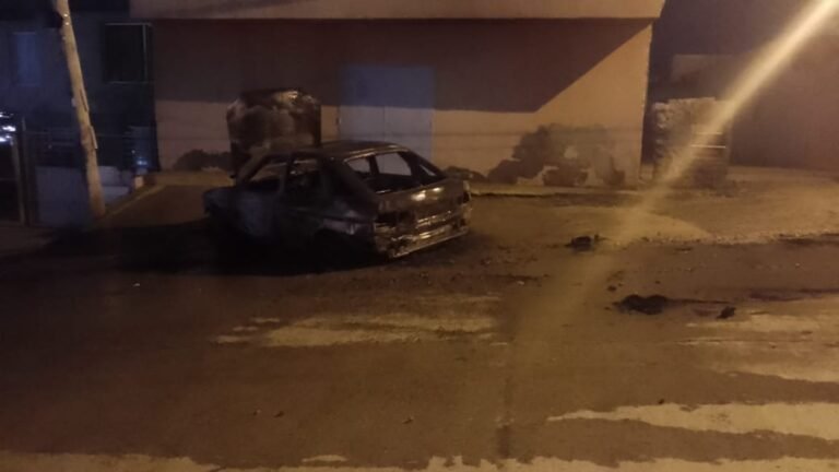 Le incendiaron el auto en el barrio San Martín y no quiso hacer la denuncia