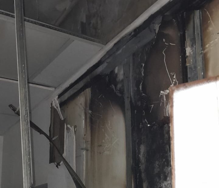 Se incendió gran parte de una distribuidora por desperfectos en un calorama