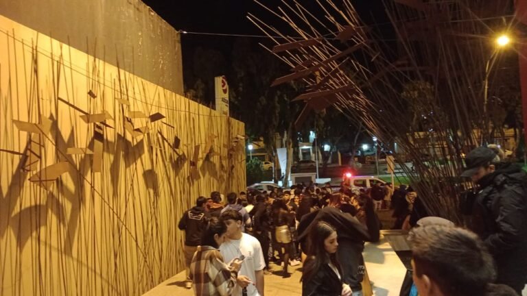 Más de 25 menores intentaron ingresar al boliche utilizando documentación falsa
