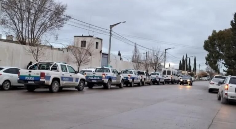 Requisaron a 70 presos por casos de sextorsión desde la cárcel: a una víctima le sacaron $600 mil