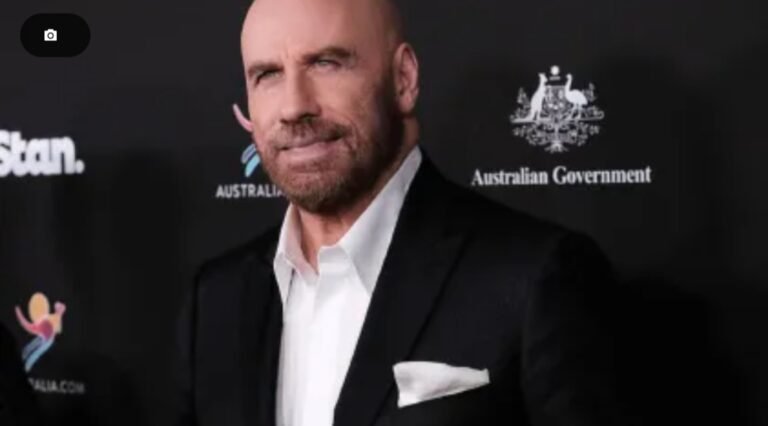 John Travolta de visita en Bariloche: aparecieron las imágenes del actor en la cordillera