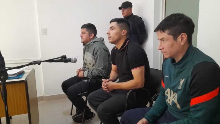 Robaban cubiertas en el Centro, un taxista los vio y los perseguió hasta detenerlos