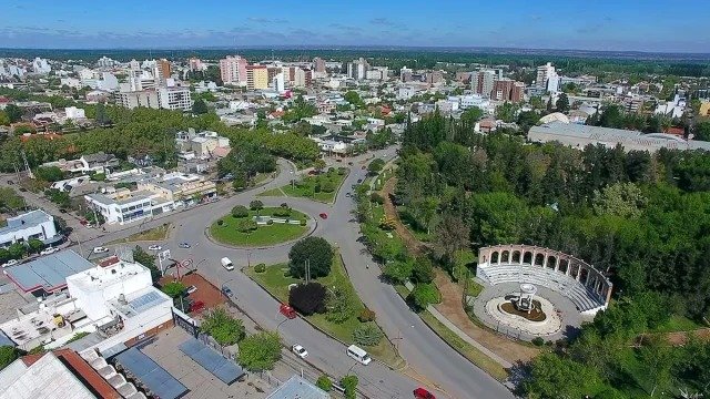 Apuñaló a dos perros y se dio a la fuga: es intensamente buscado