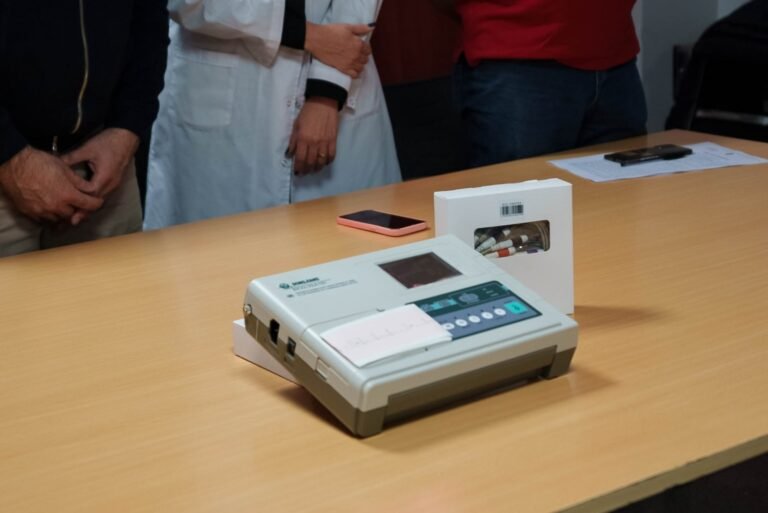 Se concretó la entrega del electrocardiógrafo pediátrico al Hospital Regional