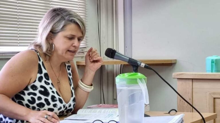 Una mujer fue condenada por haber quemado a su hija de siete años en el rostro