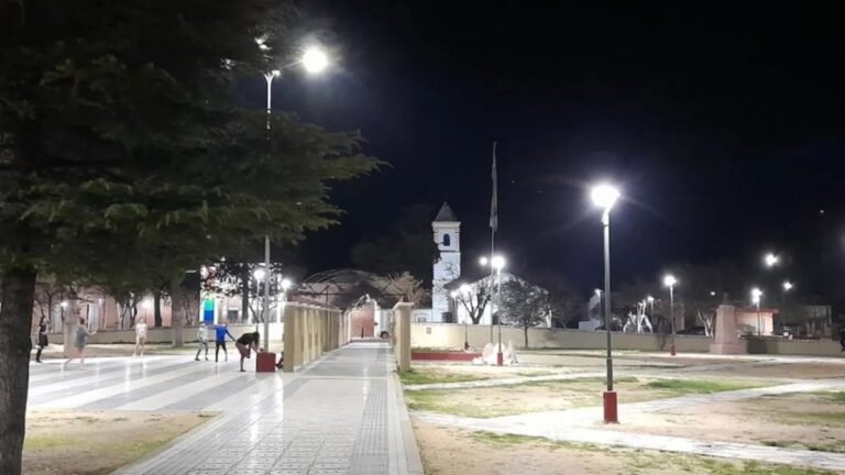 Prohibieron la libre circulación de menores de 16 años luego de la medianoche