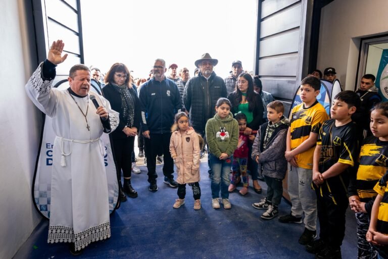 Inauguran el primer playón techado en el barrio La Floresta