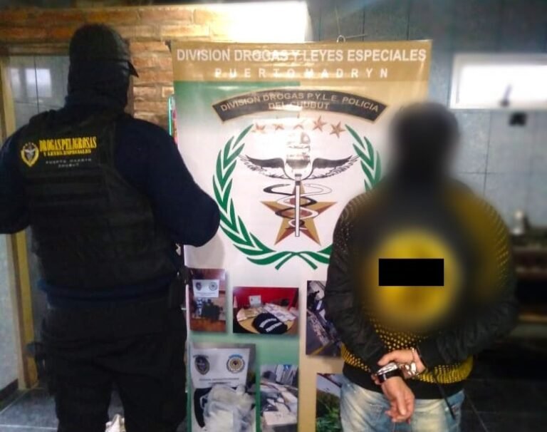Desbarataron una banda dedicada al narcomenudeo y les secuestraron más de 4 millones de pesos