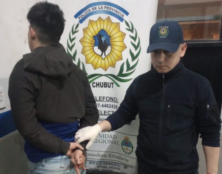 Su yerno se tornó agresivo y le empezó a romper los vidrios de la casa 