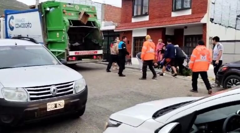 Un trabajador resultó gravemente herido tras un accidente en el camión recolector