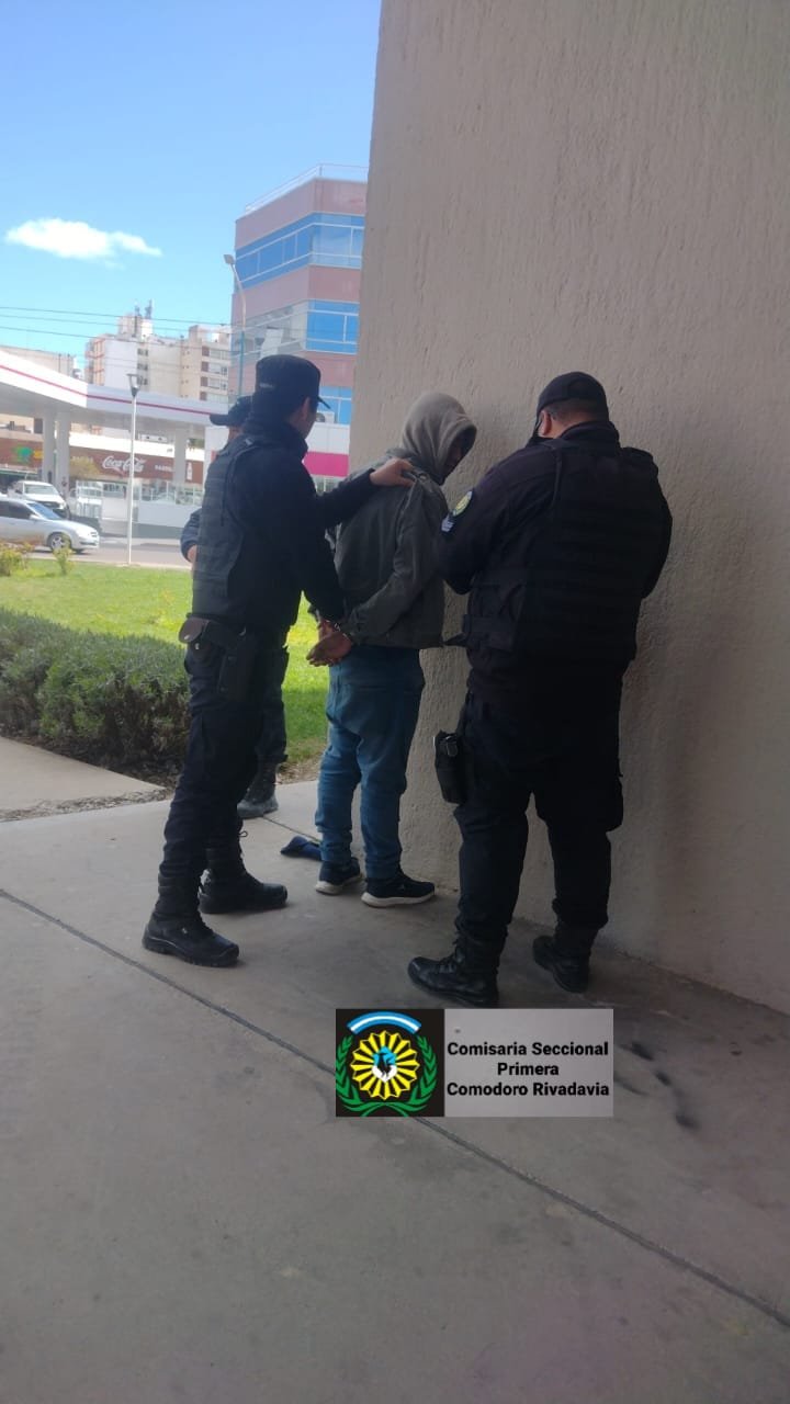 Le sustrajo el celular a un menor y un testigo lo persiguió hasta detenerlo