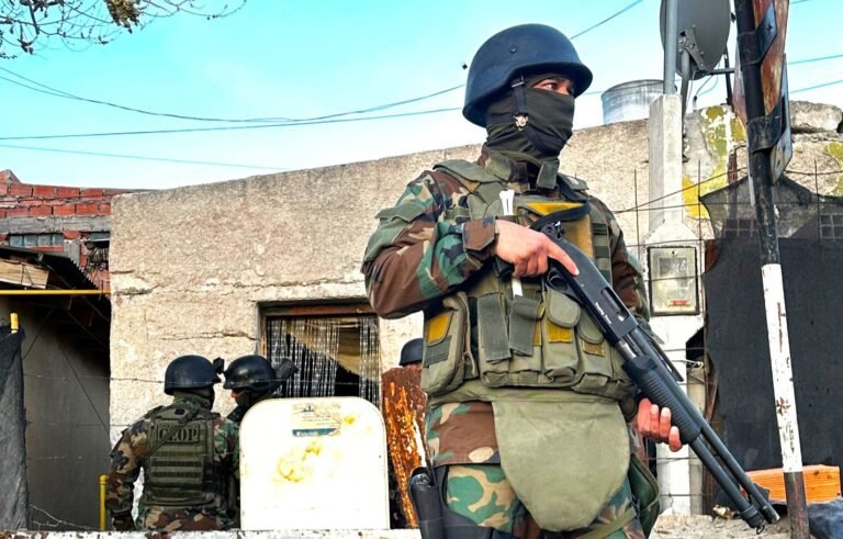 Amenazaron a un joven con un arma blanca y le exigieron que les entregue sus pertenencias