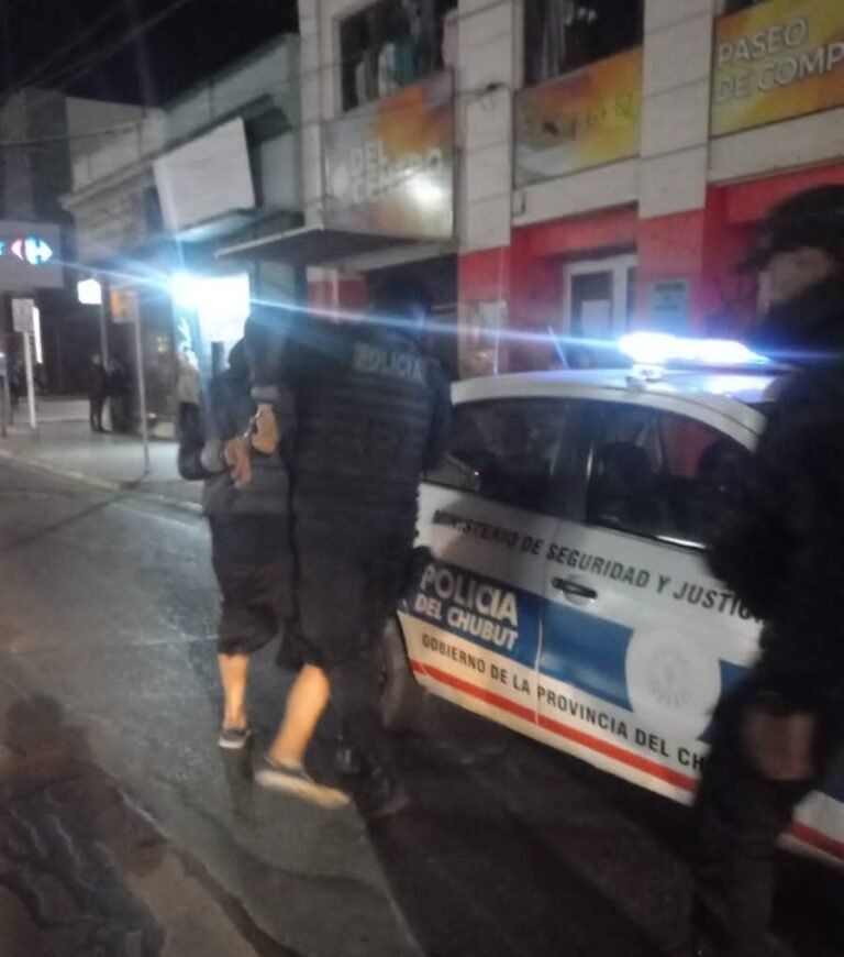 Amenazó de muerte con un arma blanca y tras una persecución lo detuvieron