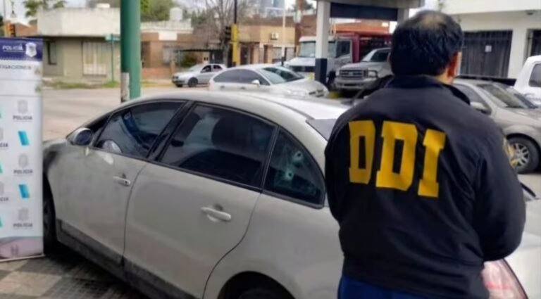 Un expolicía que trabajaba como remisero, mató a un ladrón de 15 años que quiso robarle