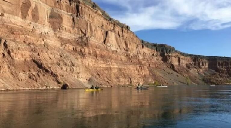 Un pescador murió tras resbalarse y caer desde un acantilado de 20 metros de altura