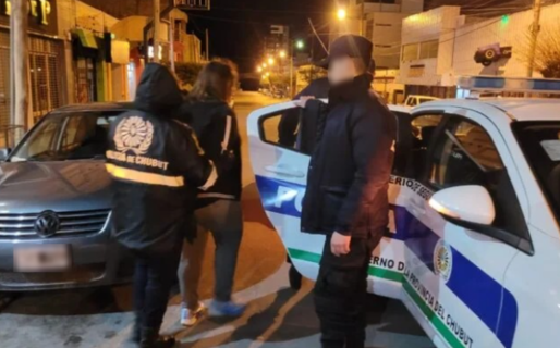 Tenía pedido de captura por robo y la encontraron en un bar