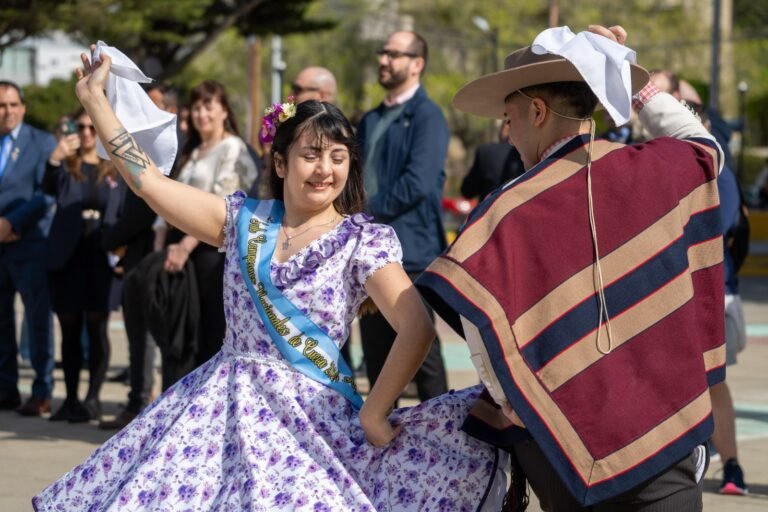 Conmemoraron el 214° Aniversario de la Independencia de Chile