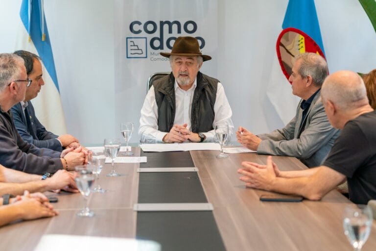 Firmaron convenios con Provincia para la reparación y mejoramiento de las escuelas de Comodoro