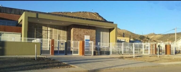 Alumnos de la Escuela Hipólito Yrigoyen organizan una colecta solidaria para chicos de Facundo