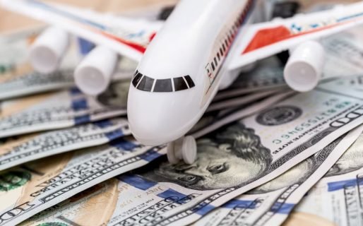 Evalúan aplicar un nuevo recargo para el dólar tarjeta cuando se elimine el Impuesto PAIS