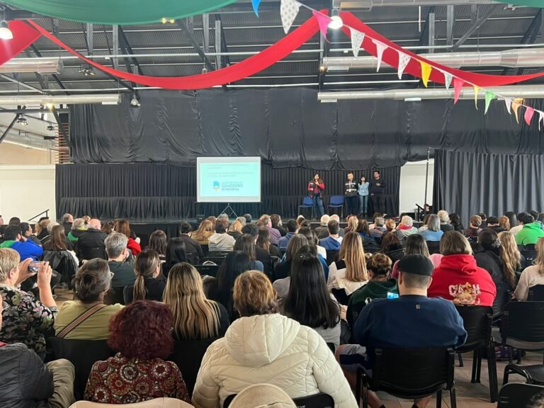 Más de 430 miembros de las Colectividades Extranjeras se capacitaron en manipulación de alimentos