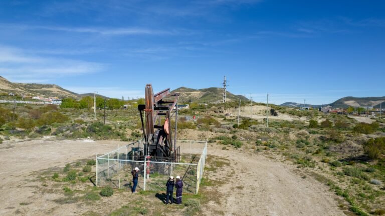 Avanzan en el relevamiento de pozos petroleros para prevenir riesgos