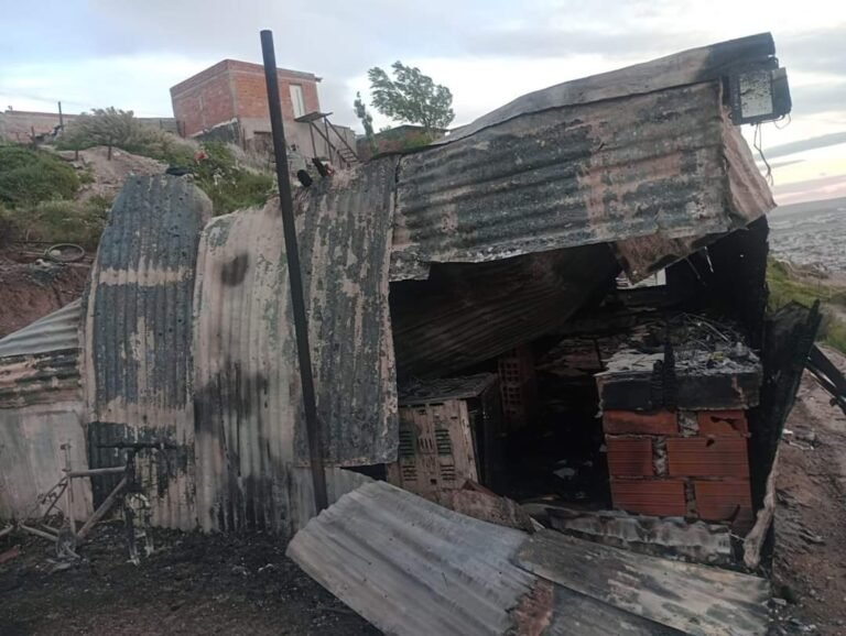 Un matrimonio perdió todo en un incendio y necesitan ayuda