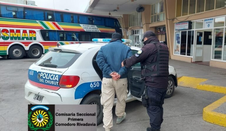 Era prófugo de la Justicia y lo sorprendieron en la Terminal