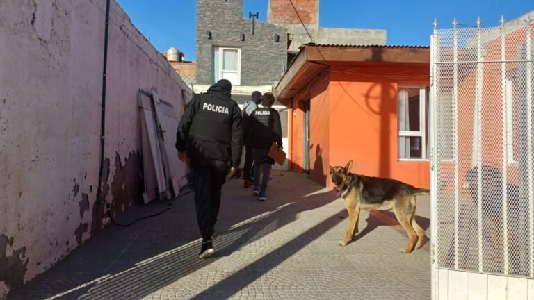 Ofrecían en Marketplace las herramientas que habían robado, el dueño lo vio y los atraparon