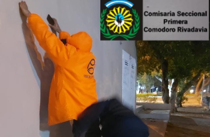 Lo buscaban en Rawson y lo encontraron tomando alcohol en el Centro de Comodoro