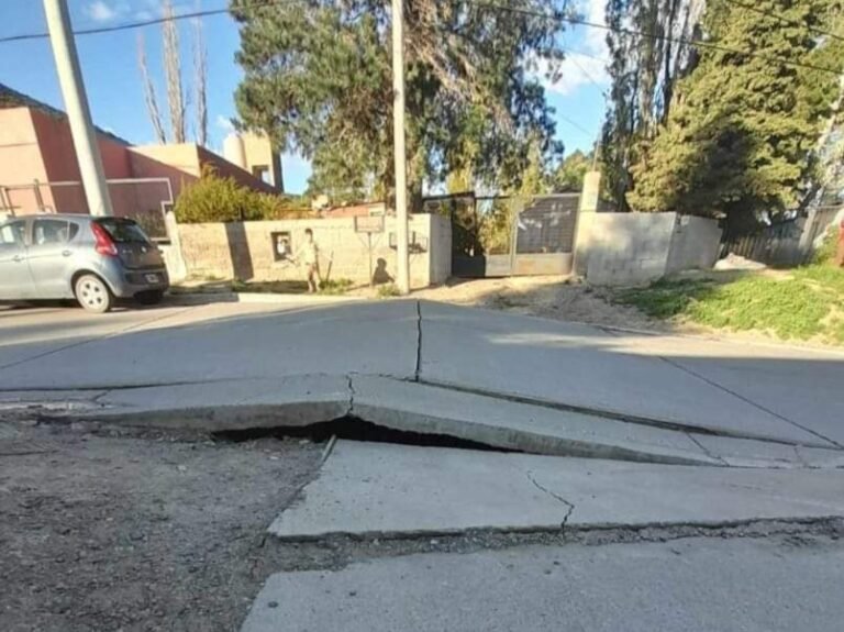 Se interrumpió el servicio del transporte público en el barrio Sismográfica