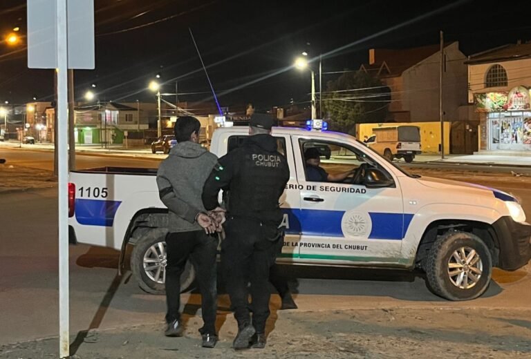 Un comerciante atrapó a un ladrón que se quiso llevar dos gaseosas sin pagar