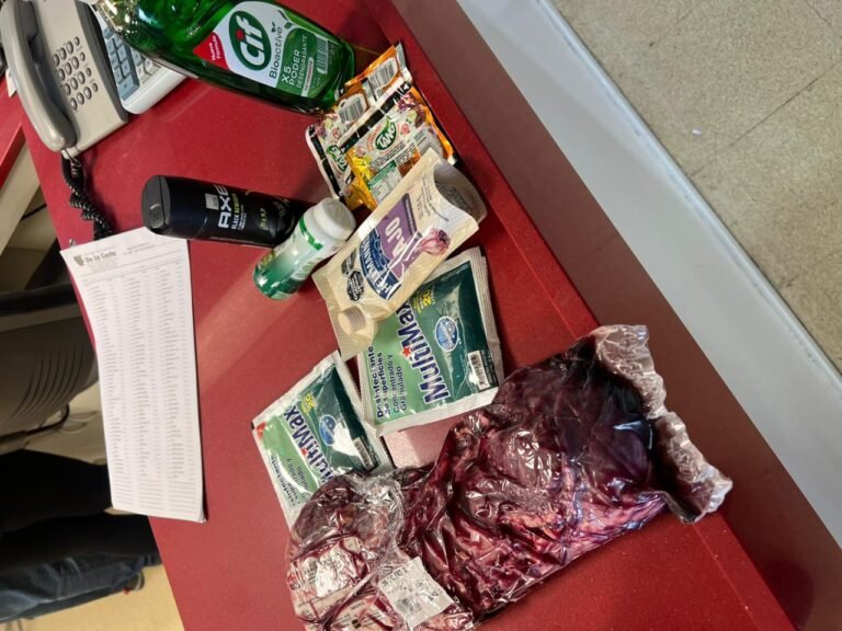 Intentó robar carne, mayonesa y detergente de un supermercado y lo atraparon