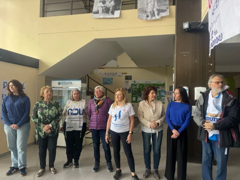 “Vamos a seguir peleando y luchando para que la universidad siga funcionando”