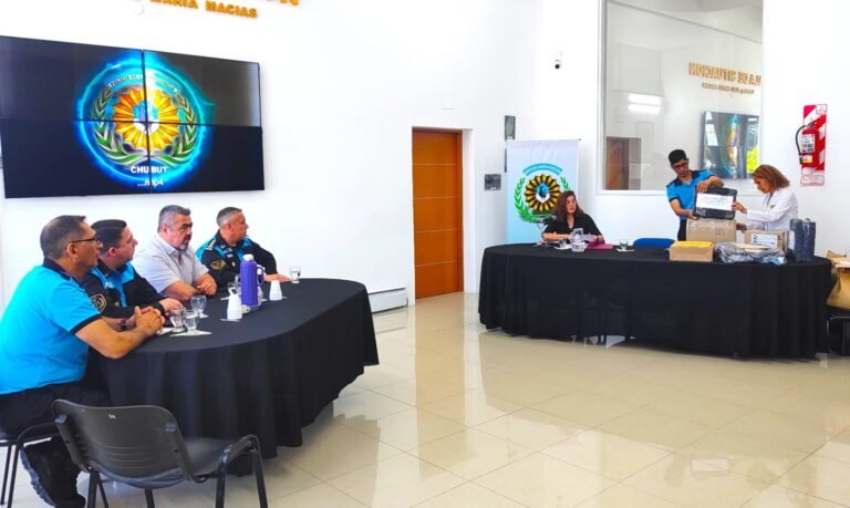 Equiparán con 6.000 uniformes completos a la Policía del Chubut