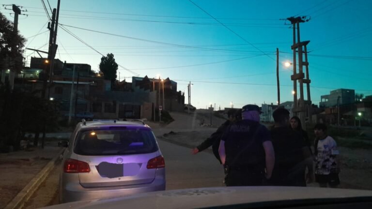 Amenazó y le robó el celular a una menor en la Avenida Rivadavia